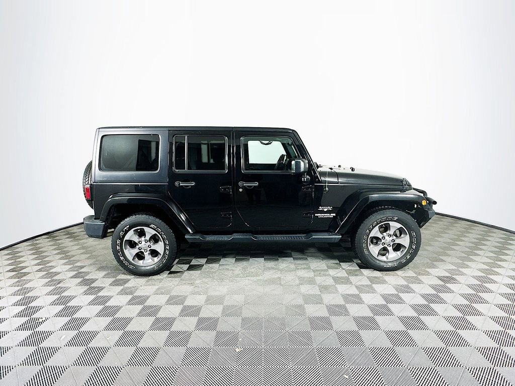 Used 2017 Jeep Wrangler Unlimited Sahara w/ Connectivity Group image 12