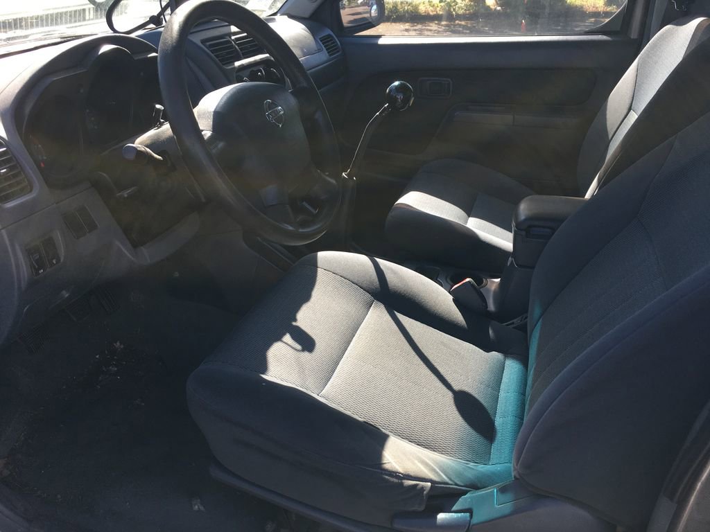Used 2003 Nissan Frontier XE w/ Value Truck Pkg RWD image 4