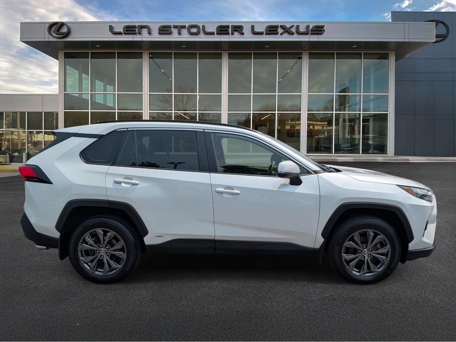 Used 2023 Toyota RAV4 XLE Premium AWD/4WD video 2