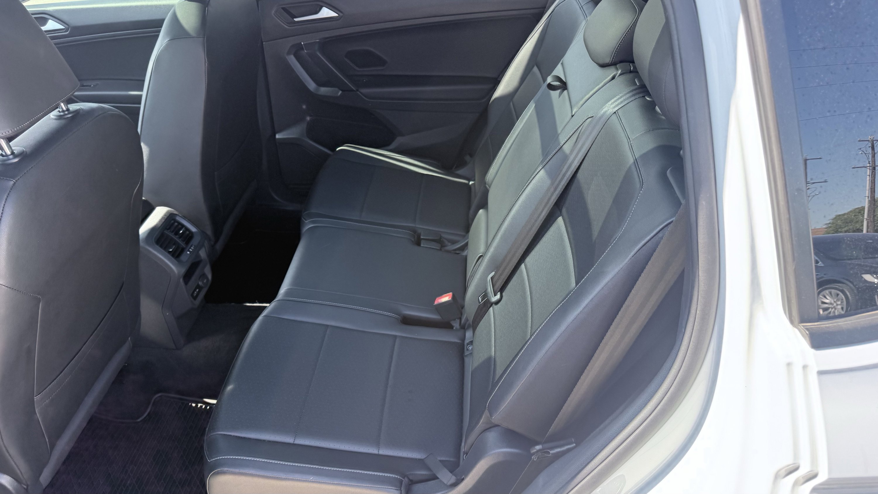 Used 2019 Volkswagen Tiguan SEL R-Line FWD image 32