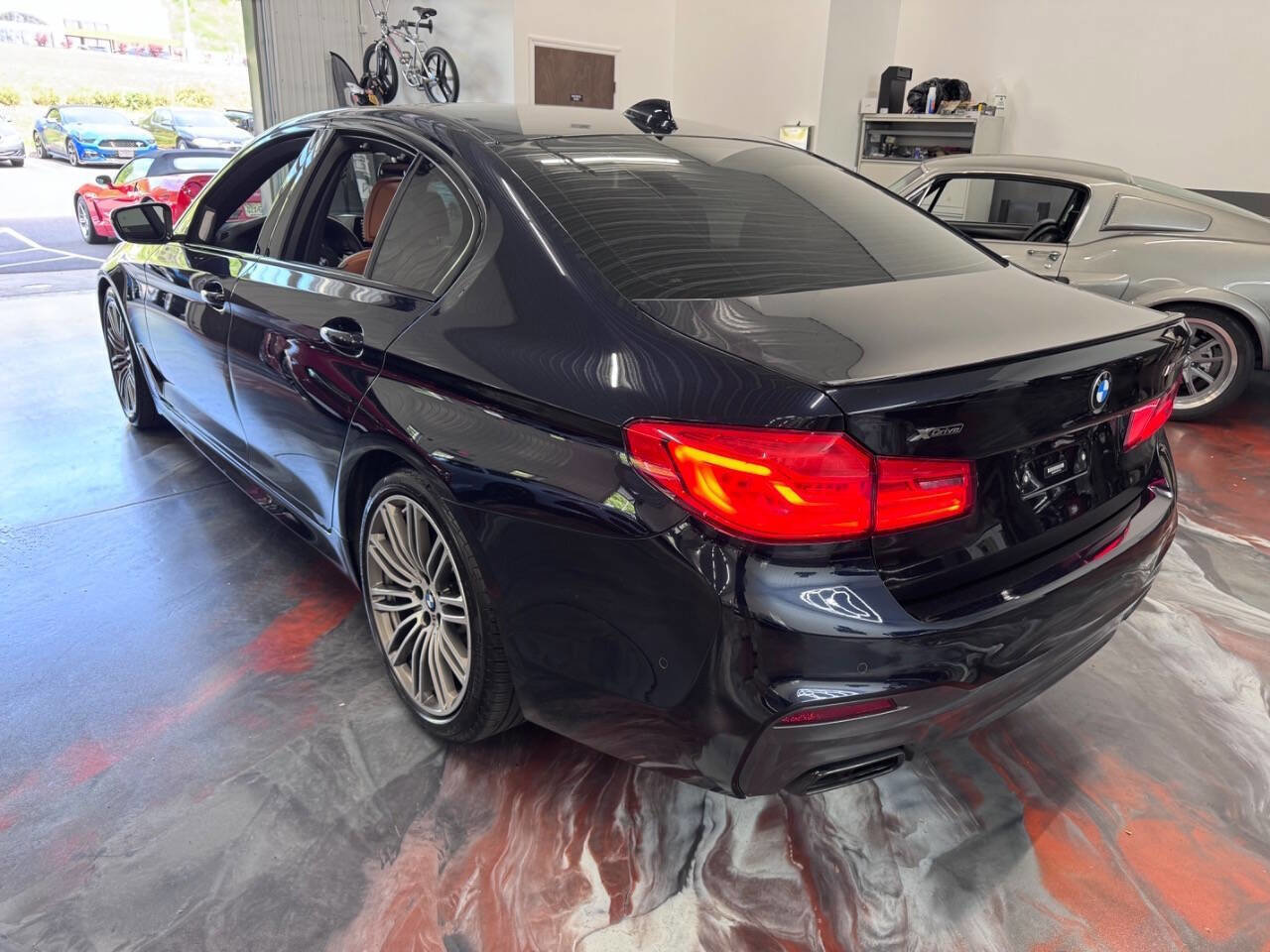 Used 2019 BMW M550i xDrive w/ Premium Package 2 AWD/4WD image 2