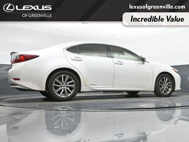 Used 2017 Lexus ES 300h w/ Luxury Package FWD image 12