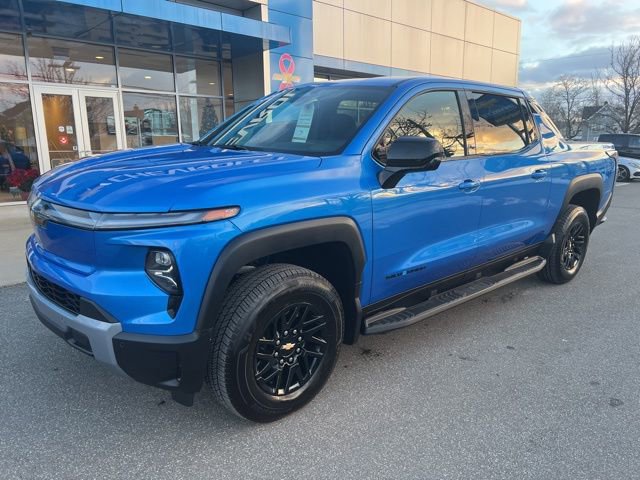 Used 2026 Chevrolet Silverado EV LT AWD/4WD image 2
