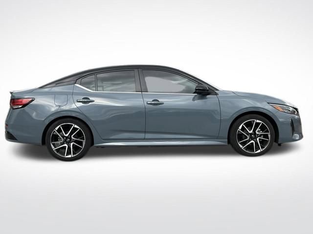 Used 2024 Nissan Sentra SR w/ SR Premium Package image 12