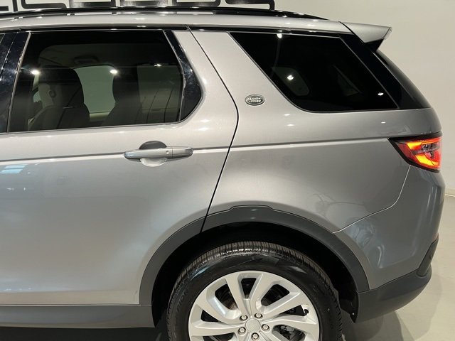 Used 2023 Land Rover Discovery Sport SE image 10