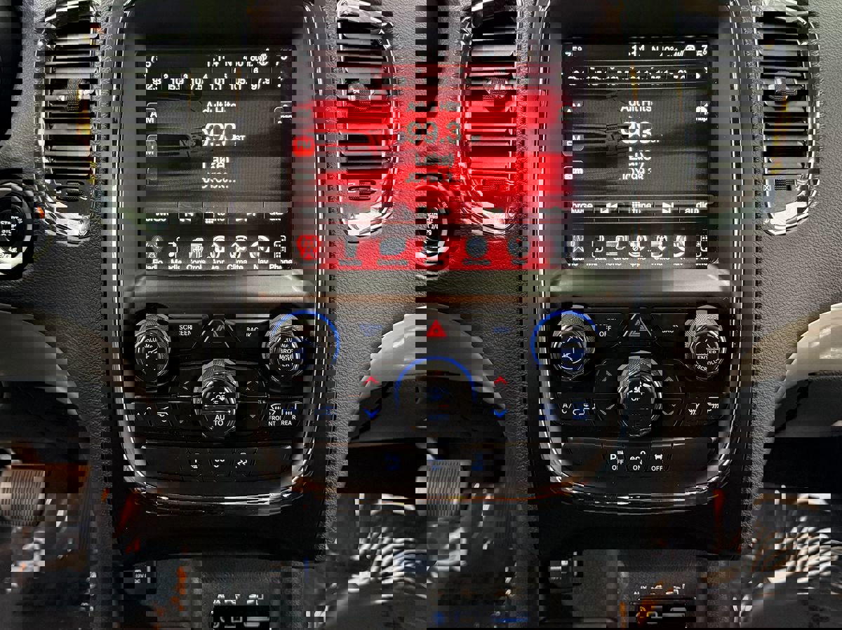 Used 2015 Dodge Durango R/T image 22