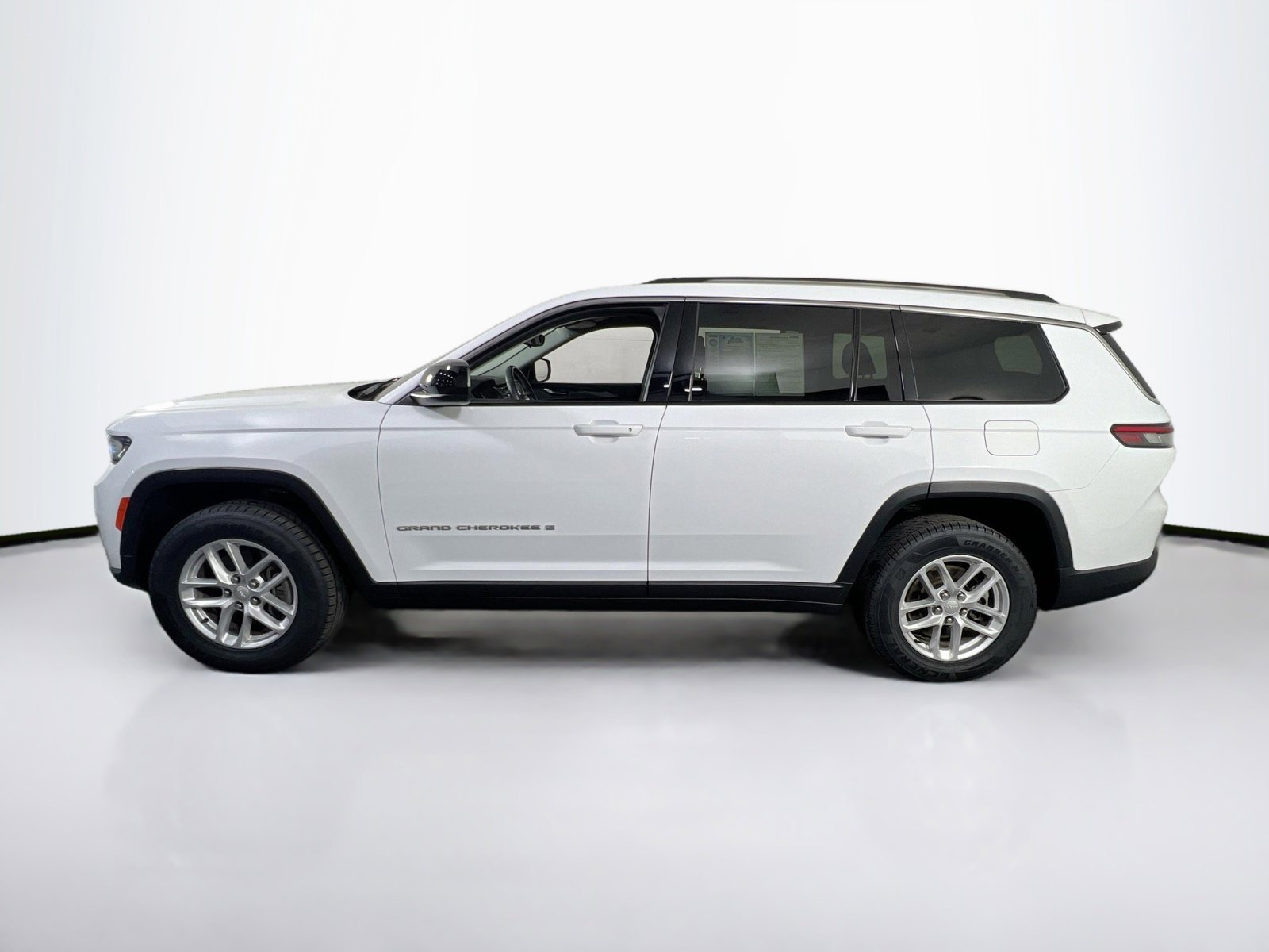 Used 2021 Jeep Grand Cherokee L Laredo w/ Luxury Tech Group I image 8