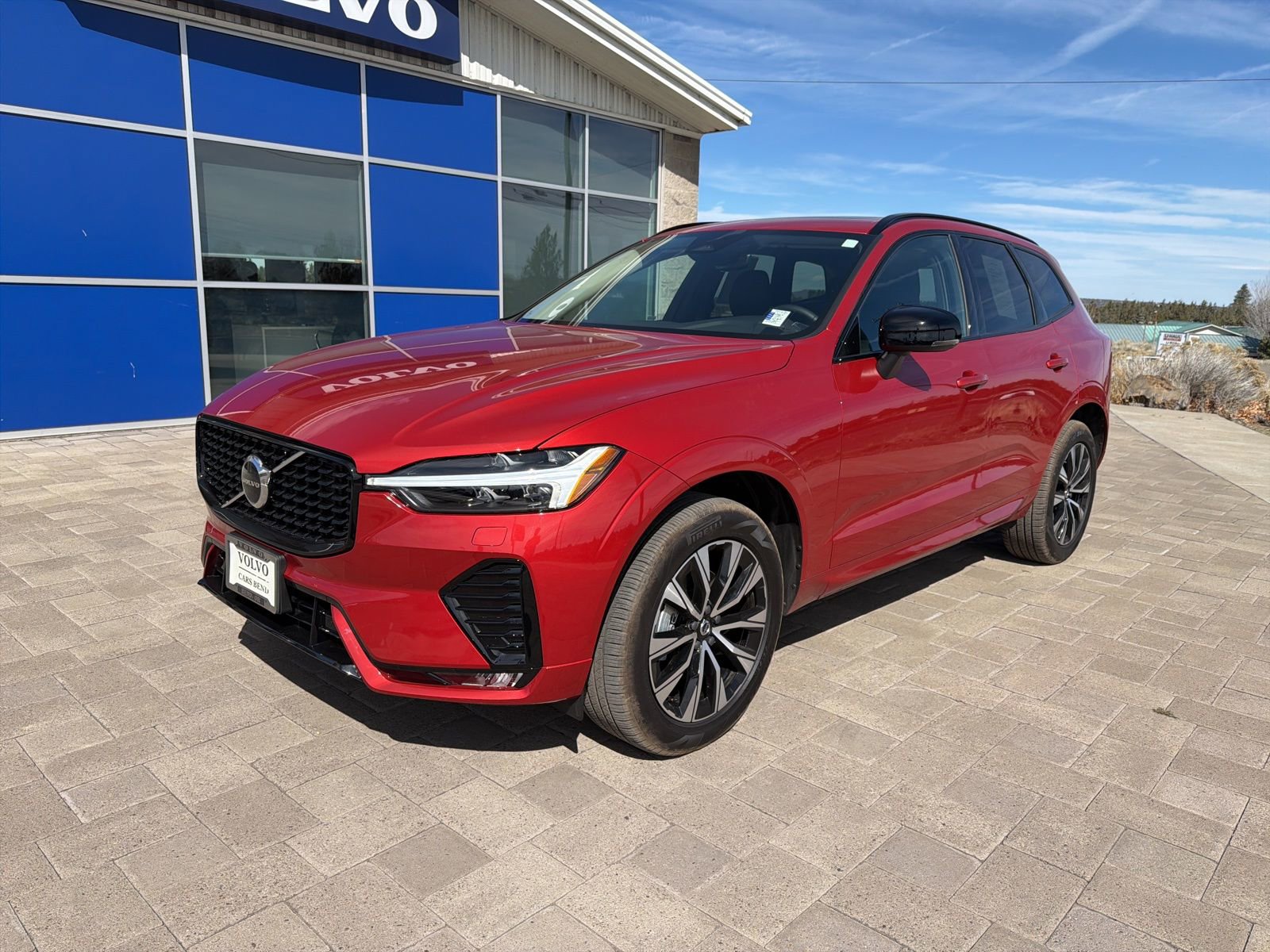 Certified 2025 Volvo XC60 B5 Core w/ Protection Package Premier image 27