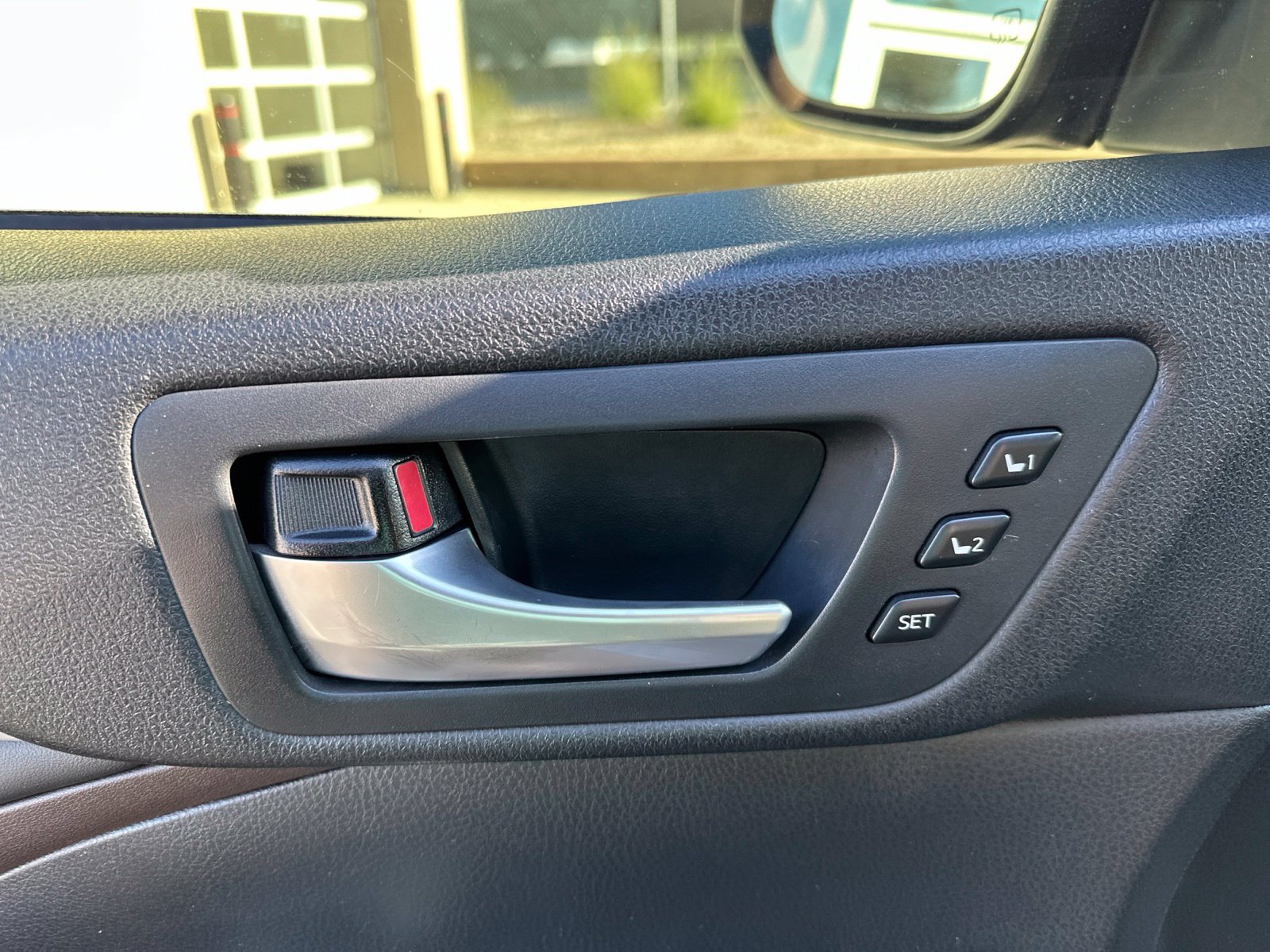 Used 2017 Toyota Highlander Limited Platinum FWD image 21