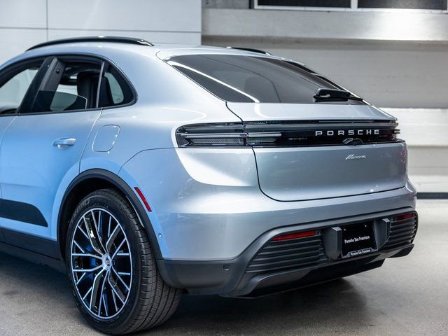 Certified 2025 Porsche Macan Electric RWD image 26