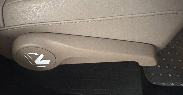 Used 2020 Lexus GX 460 Premium w/ Premium Package image 17