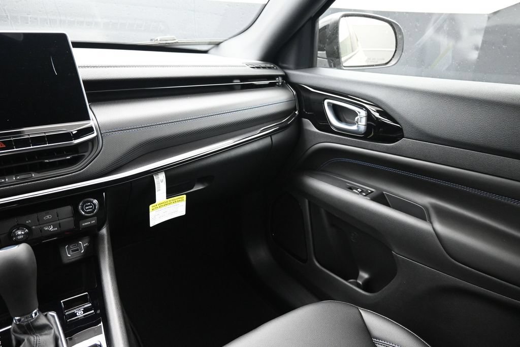 New 2026 Jeep Compass Latitude AWD/4WD image 6
