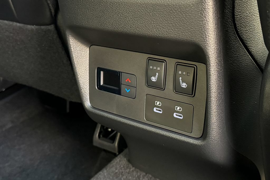 Used 2024 Nissan Rogue Platinum w/ Platinum Premium Package AWD/4WD image 16