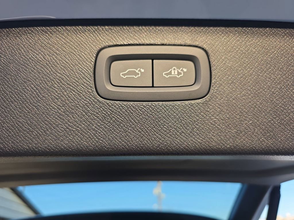 New 2026 Volvo XC90 B6 Plus image 15