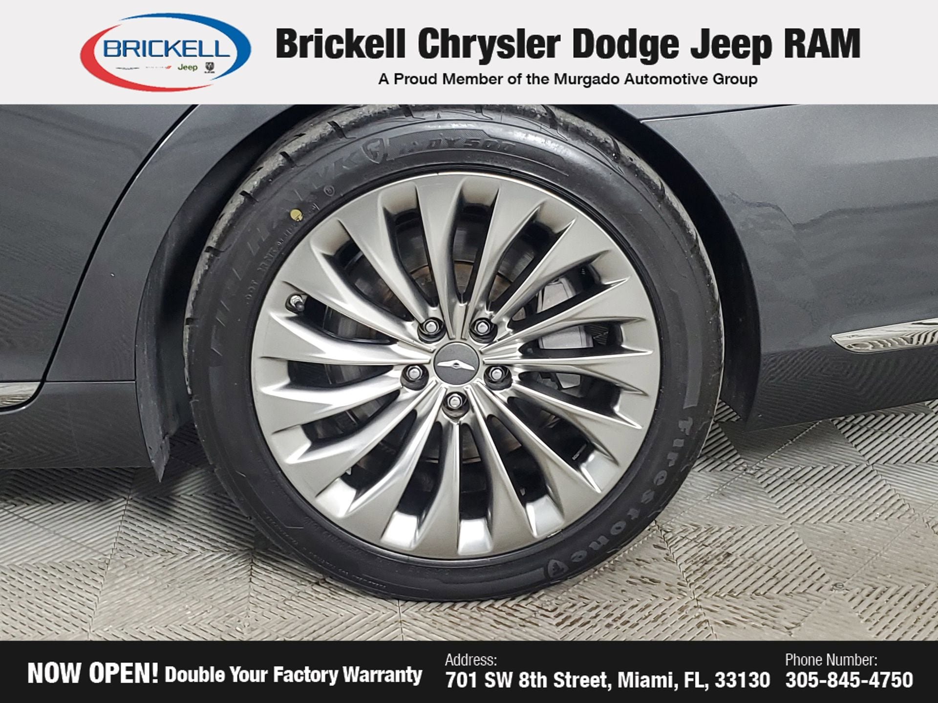 Used 2017 Genesis G90 3.3T Premium RWD image 18