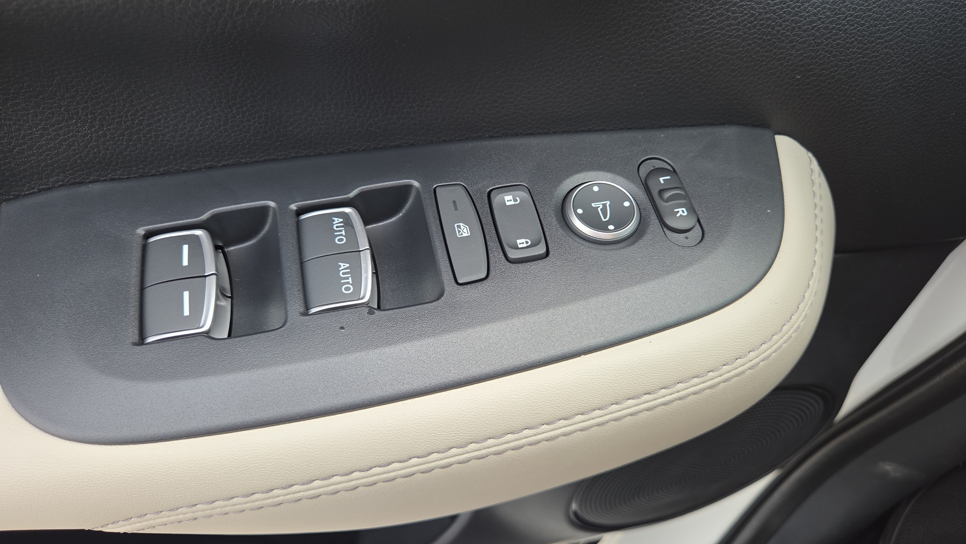 New 2027 Honda HR-V EX-L image 32