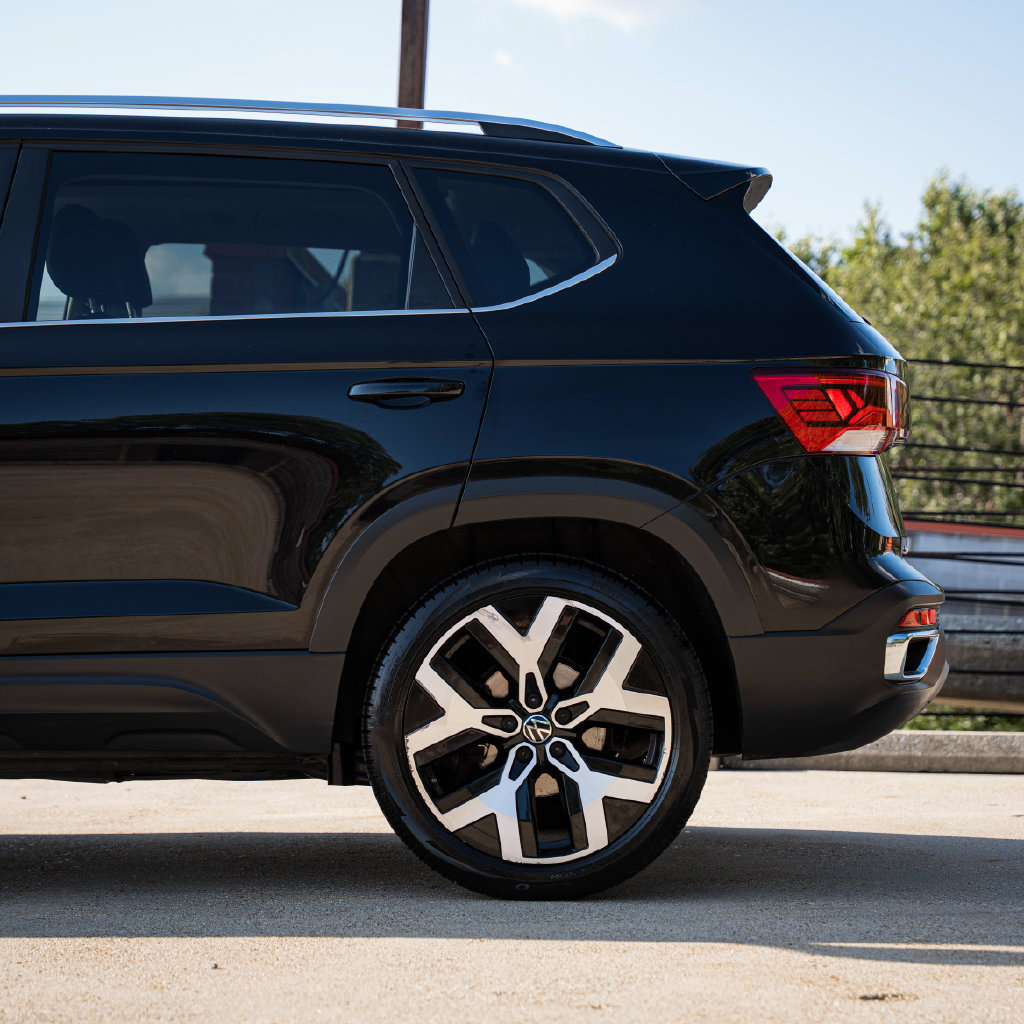 Certified 2023 Volkswagen Taos SEL AWD/4WD image 5