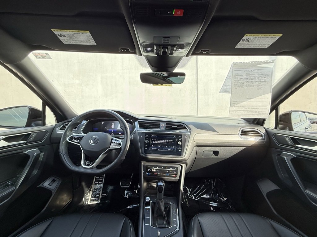 Used 2024 Volkswagen Tiguan SE R-Line image 6