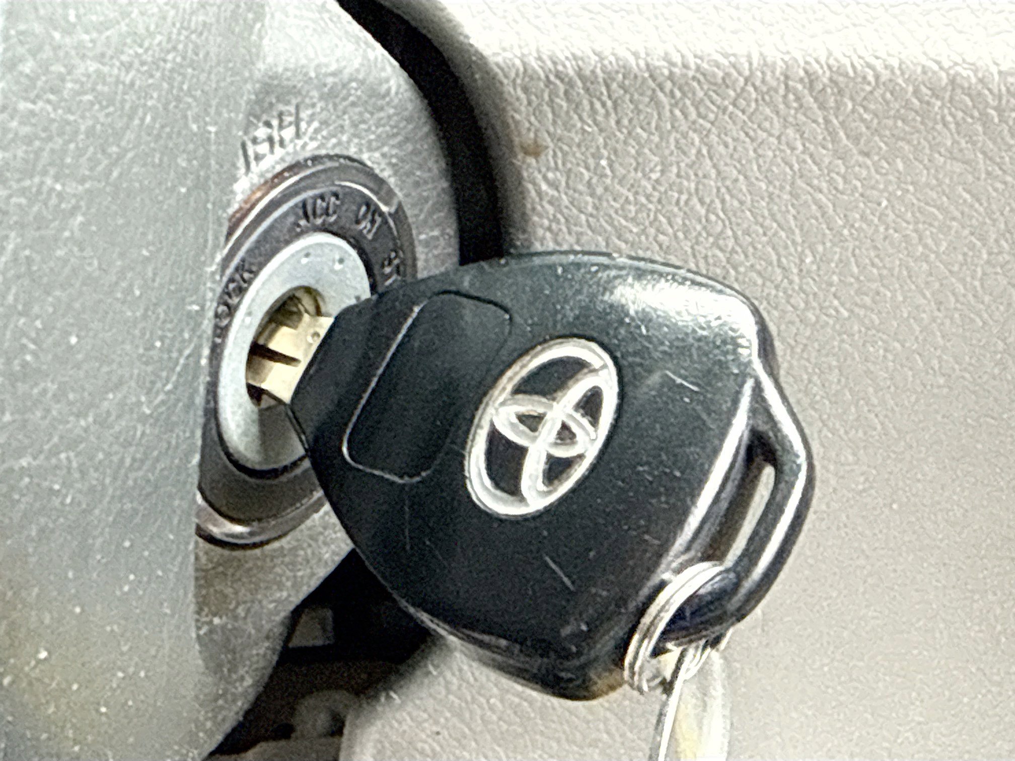 Used 2010 Toyota Camry image 8