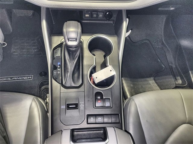 Used 2021 Toyota Highlander XLE image 20