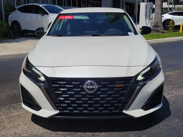 Used 2023 Nissan Altima 2.5 SR FWD image 2