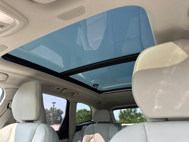 Certified 2025 Volvo XC60 B5 Ultra w/ Protection Package Premier AWD/4WD image 19