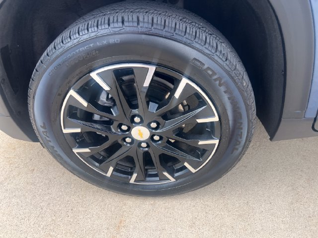 Certified 2026 Chevrolet Traverse LT w/ Sun and Wheel Package AWD/4WD image 9