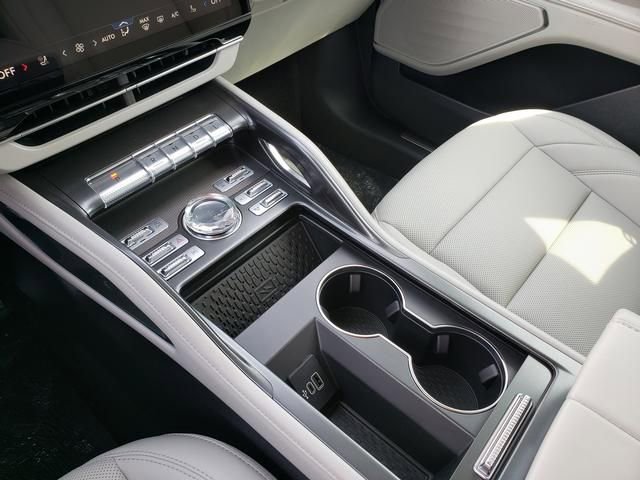 New 2026 Lincoln Nautilus Premier image 21