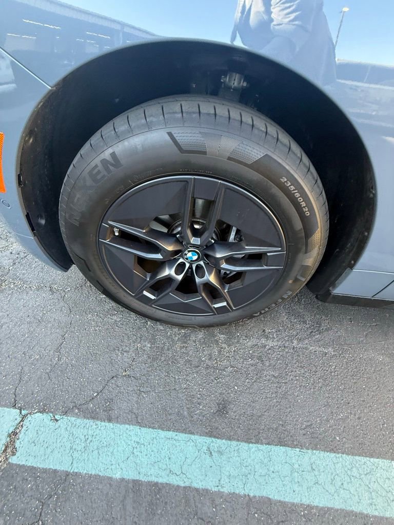 Used 2026 BMW iX xDrive45 AWD/4WD image 18