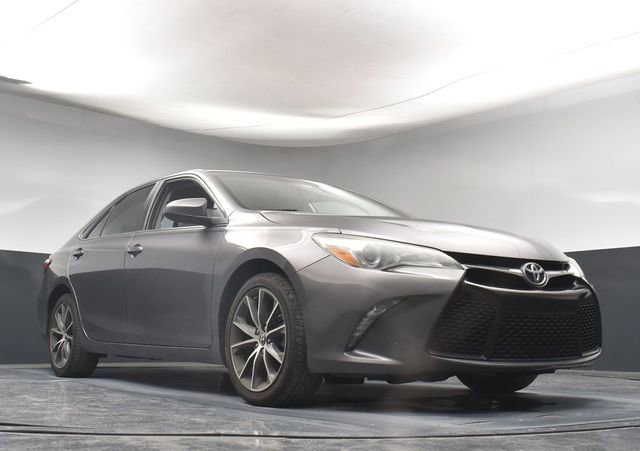 Used 2017 Toyota Camry XSE w/ Moonroof Package FWD image 33