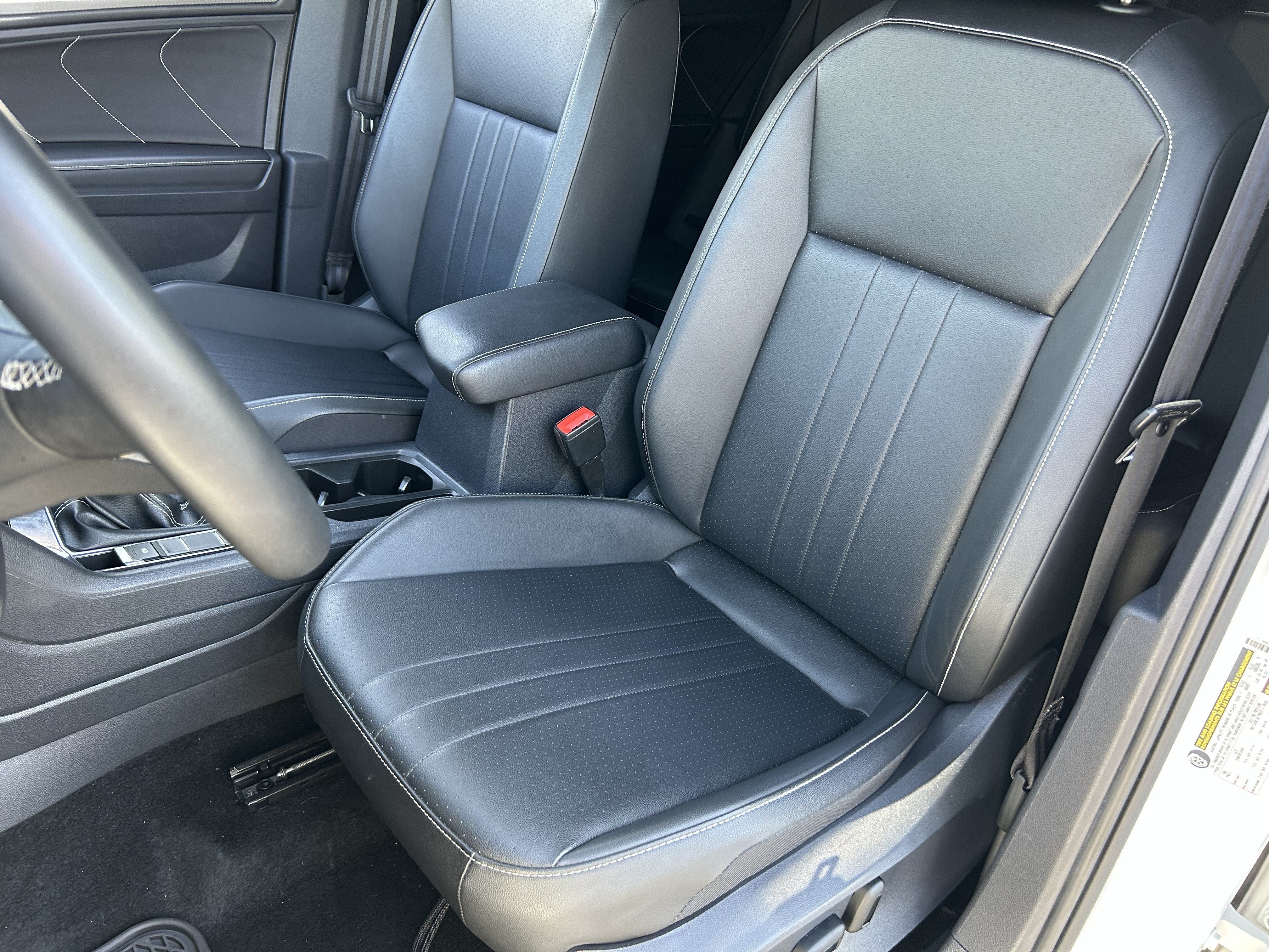 Used 2023 Volkswagen Tiguan SE R-Line FWD image 18