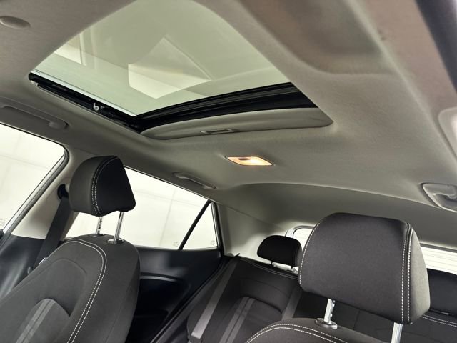 Certified 2023 Hyundai Venue SEL image 12