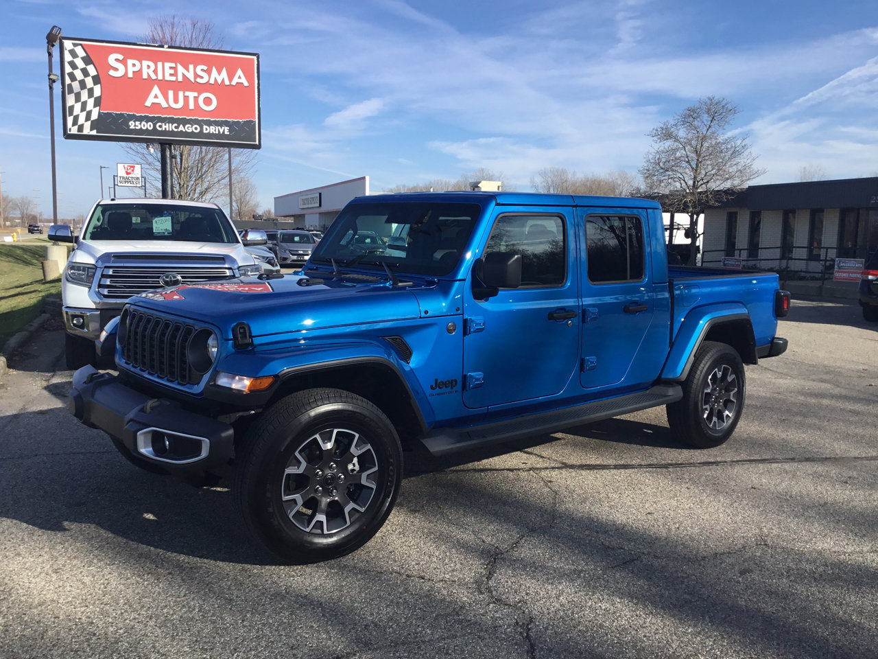 Used 2025 Jeep Gladiator Sport w/ Premium Package image 12