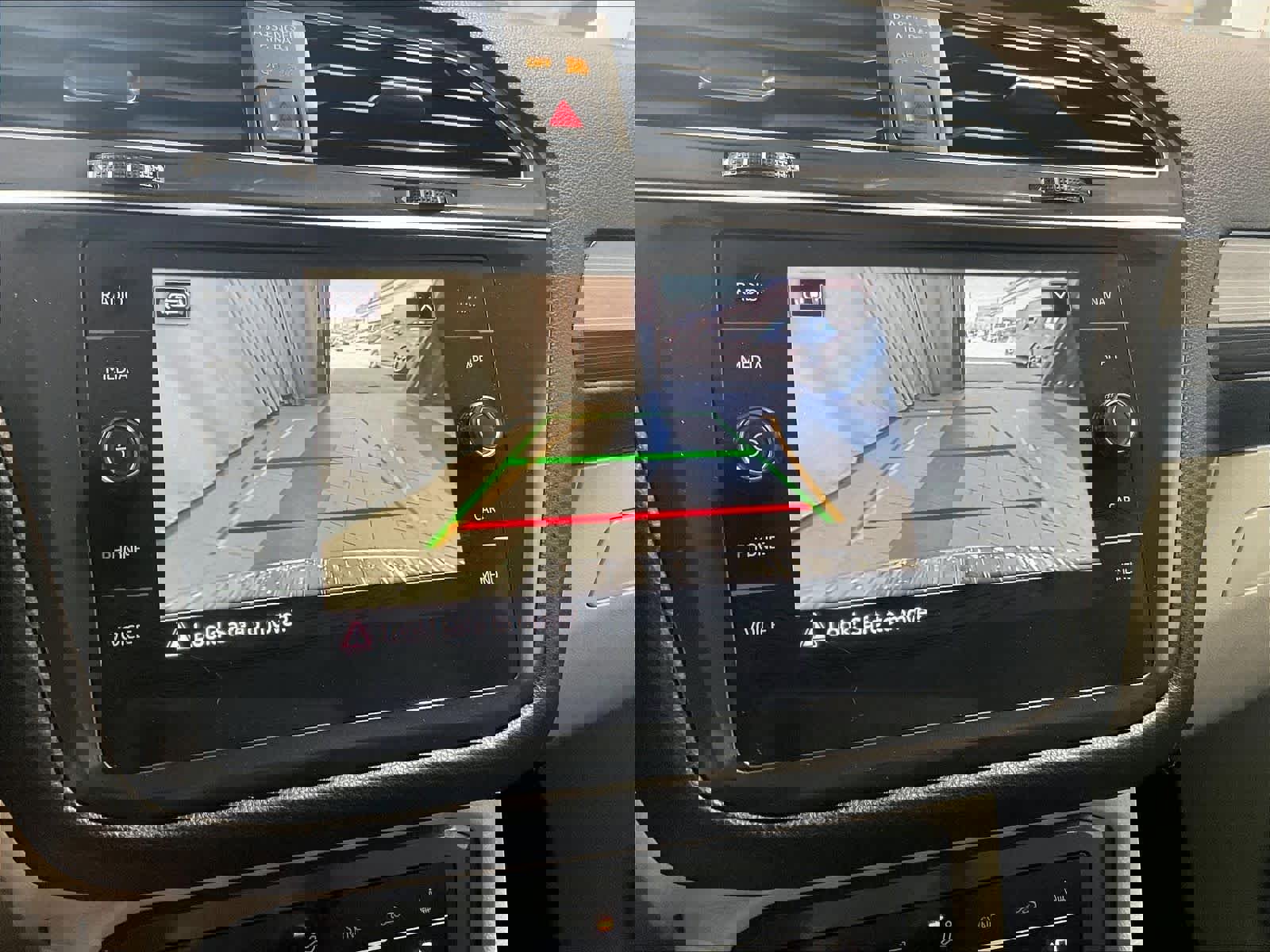 Used 2022 Volkswagen Tiguan SEL R-Line AWD/4WD image 19