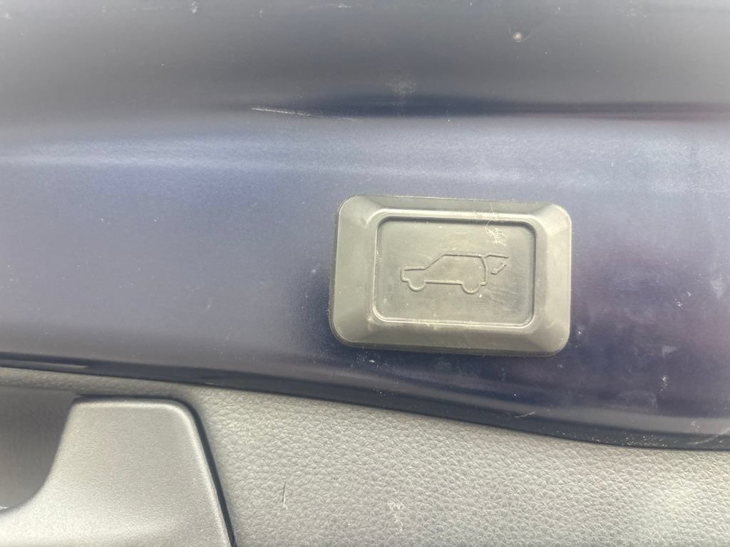 Used 2019 Toyota RAV4 XSE w/ XSE Weather Package AWD/4WD image 9
