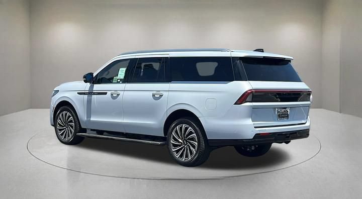 New 2026 Lincoln Navigator L Black Label AWD/4WD image 3
