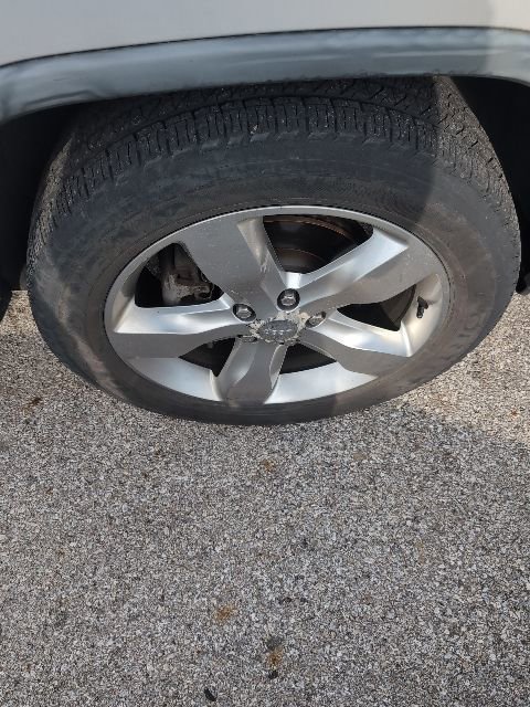 Used 2011 Jeep Grand Cherokee Limited w/ Trailer Tow Group AWD/4WD image 6