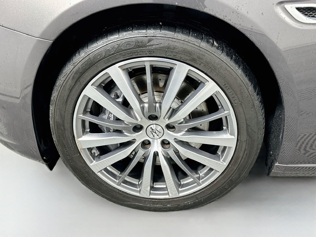 Used 2022 Maserati Quattroporte GT RWD image 32