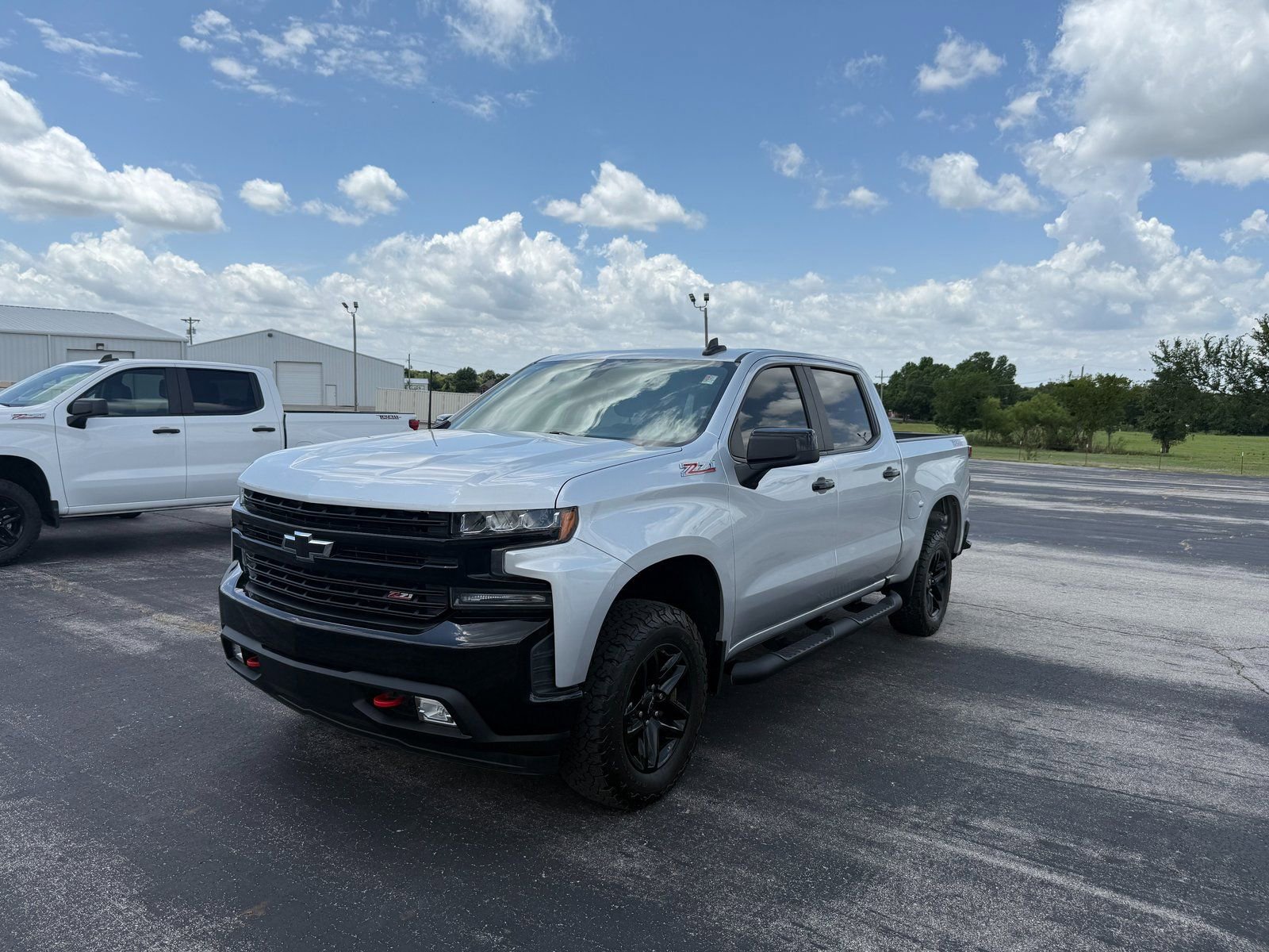 Used 2021 Chevrolet Silverado 1500 LT Trail Boss w/ LPO, Dark Essentials Package image 2