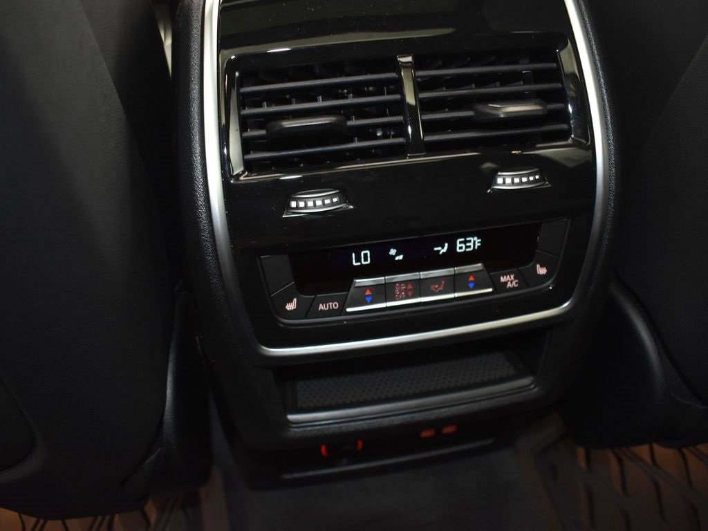 New 2026 BMW X7 xDrive40i w/ Executive Package image 19