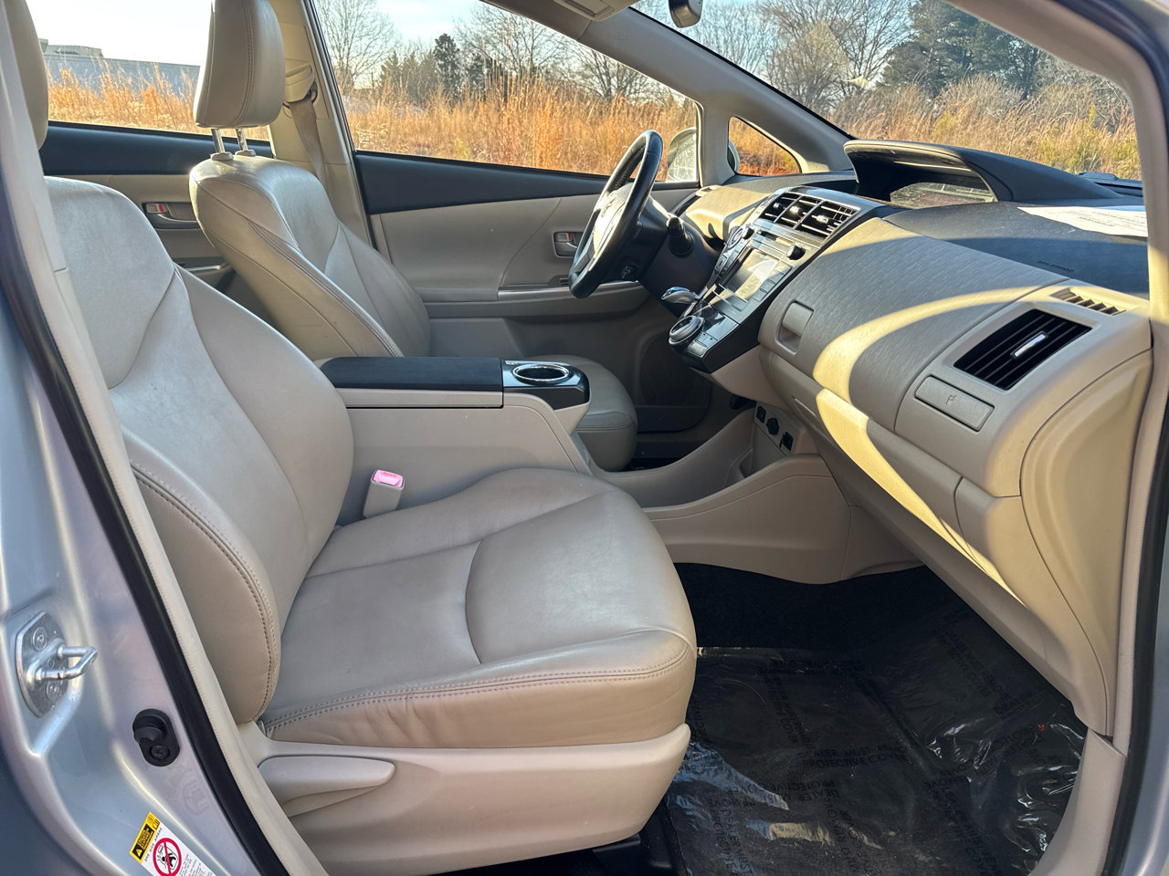 Used 2014 Toyota Prius V Four image 23