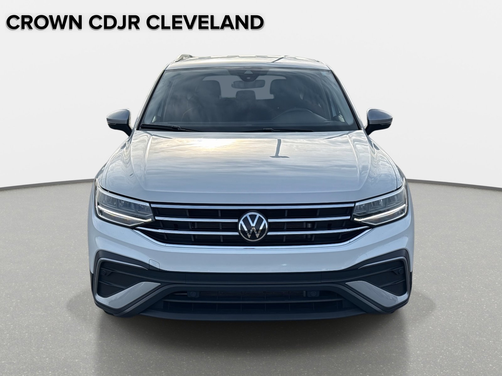 Used 2024 Volkswagen Tiguan Wolfsburg Edition image 9