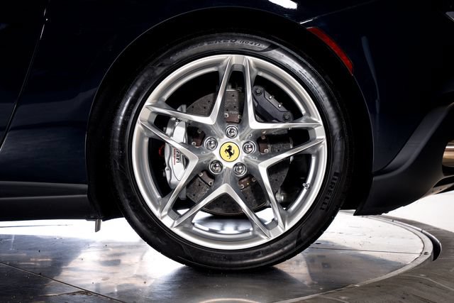 Used 2026 Ferrari Roma Spider RWD image 18