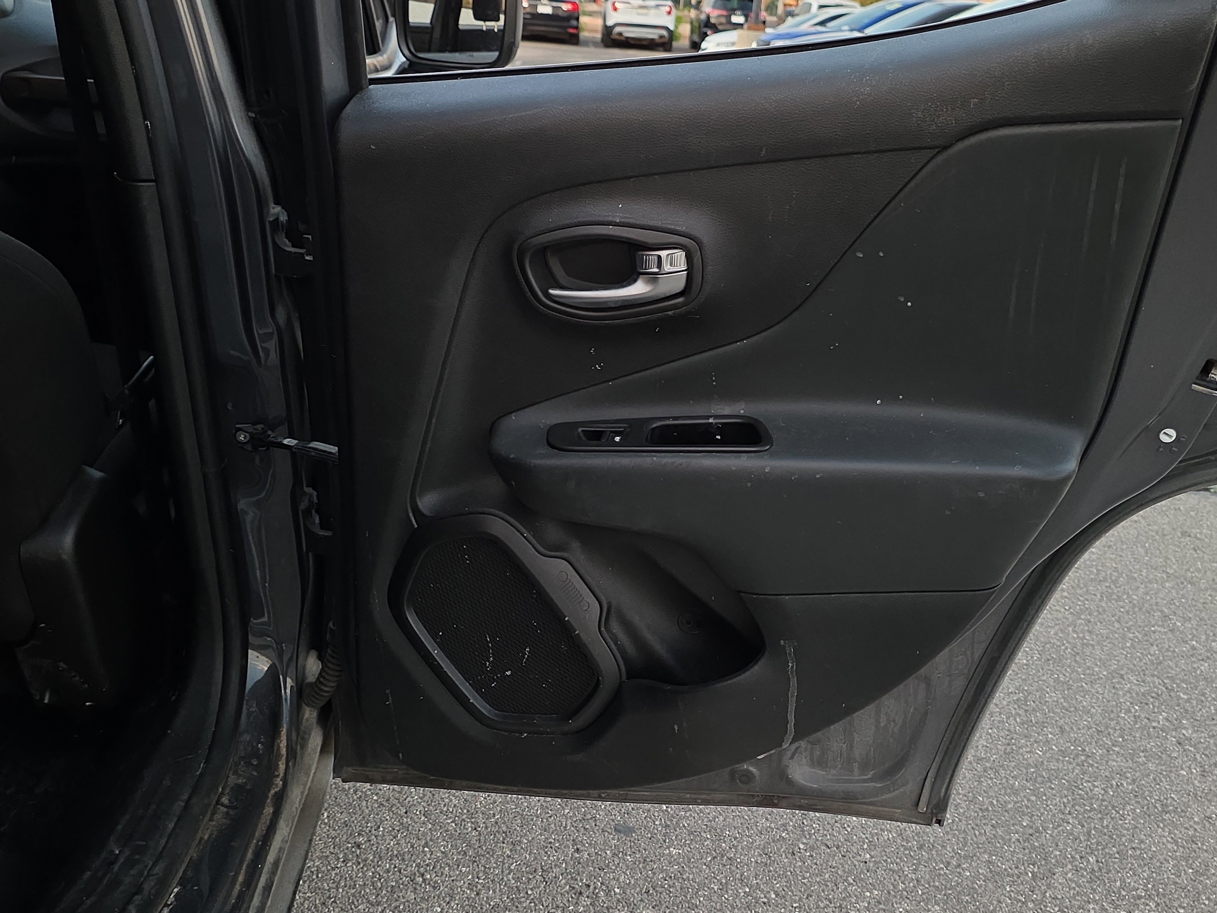 Used 2022 Jeep Renegade Latitude image 24