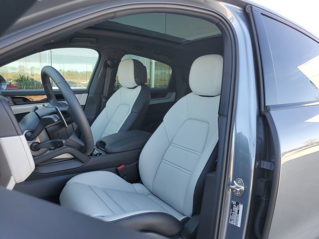 New 2026 Porsche Cayenne Coupe image 13