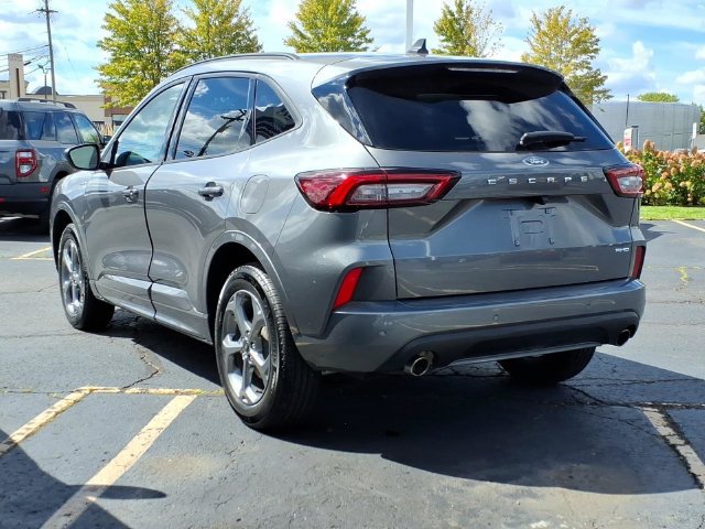 Used 2024 Ford Escape ST-Line w/ Tech Pack #1 AWD/4WD image 6