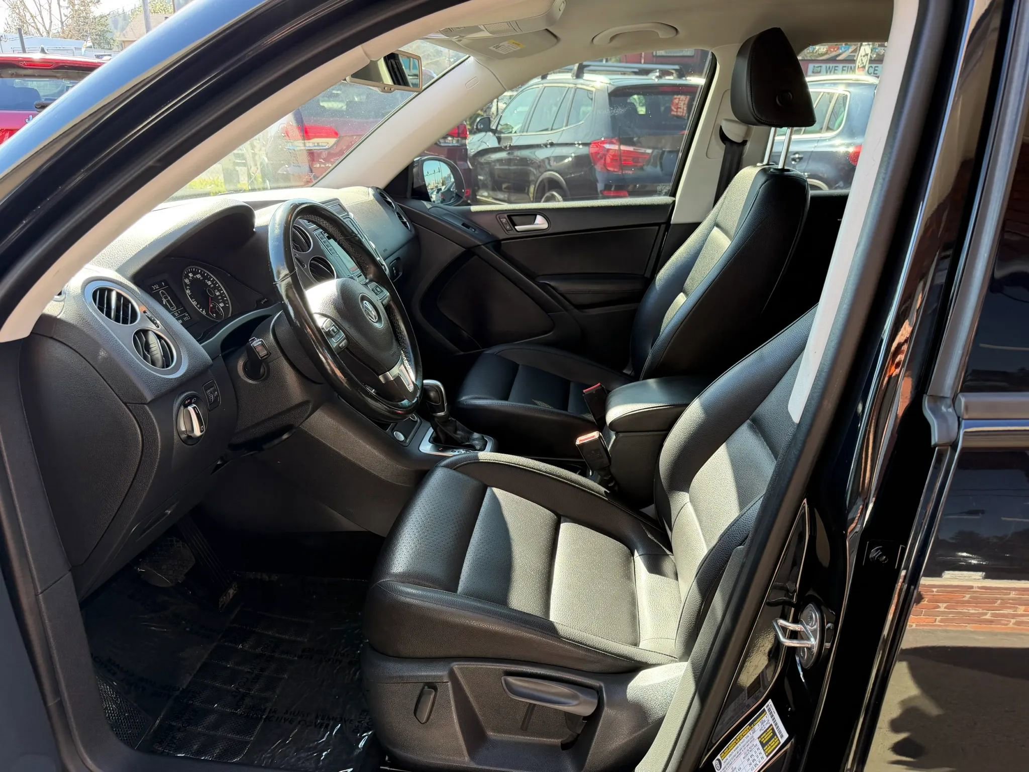 Used 2016 Volkswagen Tiguan S FWD image 10
