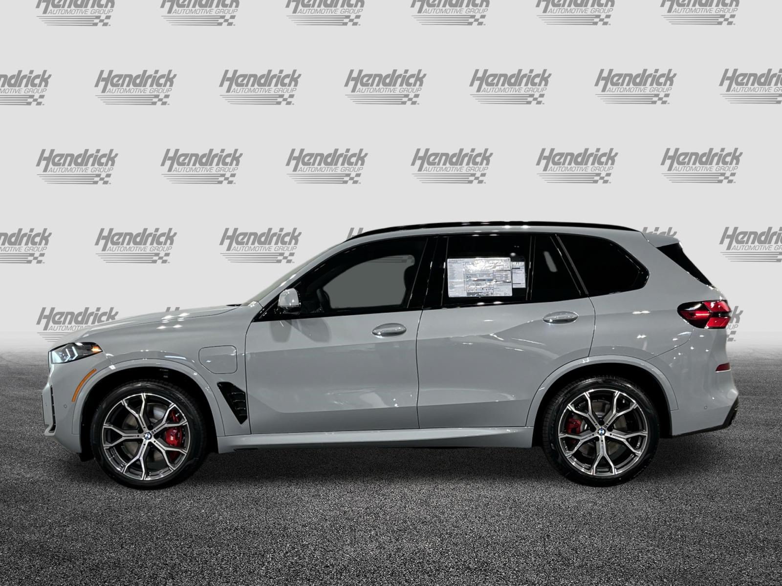 New 2026 BMW X5 xDrive50e w/ M Sport Package AWD/4WD image 5