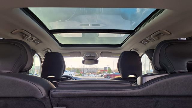Used 2023 Volvo XC60 B5 Plus image 21