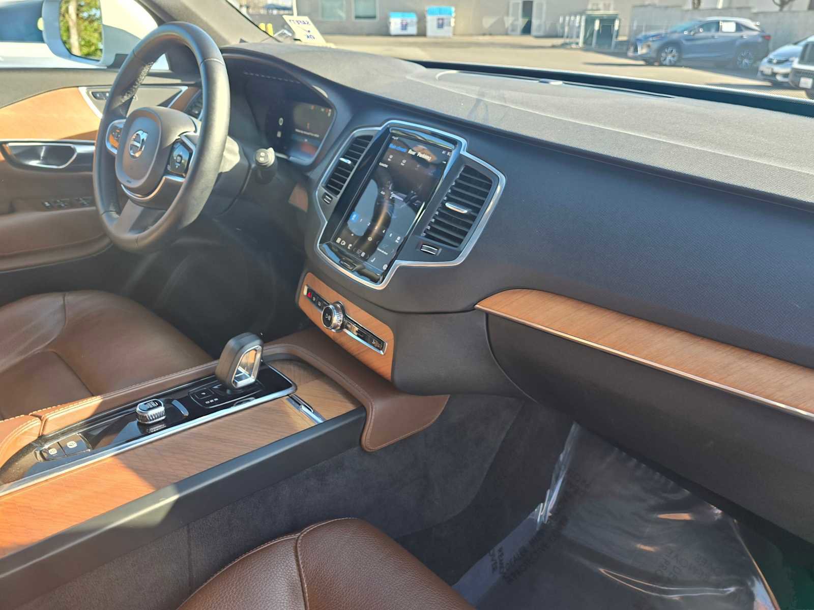 Used 2023 Volvo XC90 T8 Core w/ Climate Package image 12